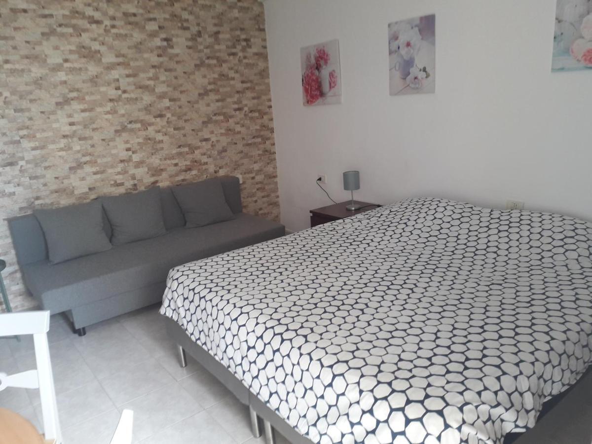 Edificio Gavota Apartment Los Cristianos  Exterior photo